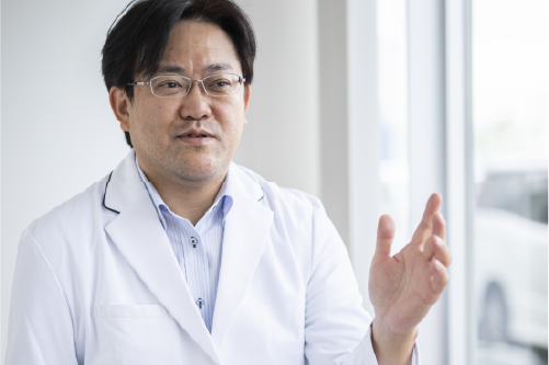 静岡県浜松市のATSUSHIメディカルクリニックの院長の鈴木